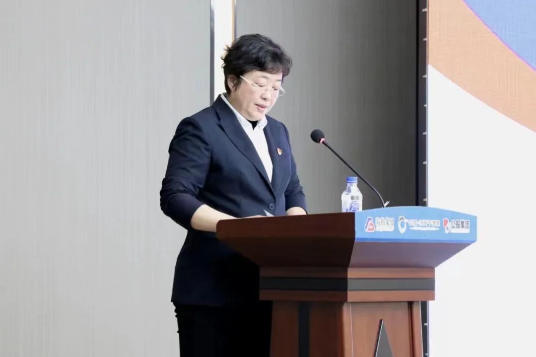 鞍勤集團(tuán)、溫泉集團(tuán)、公服集團(tuán)2023年新任干部任前集體談話及集體送任儀式圓滿結(jié)束